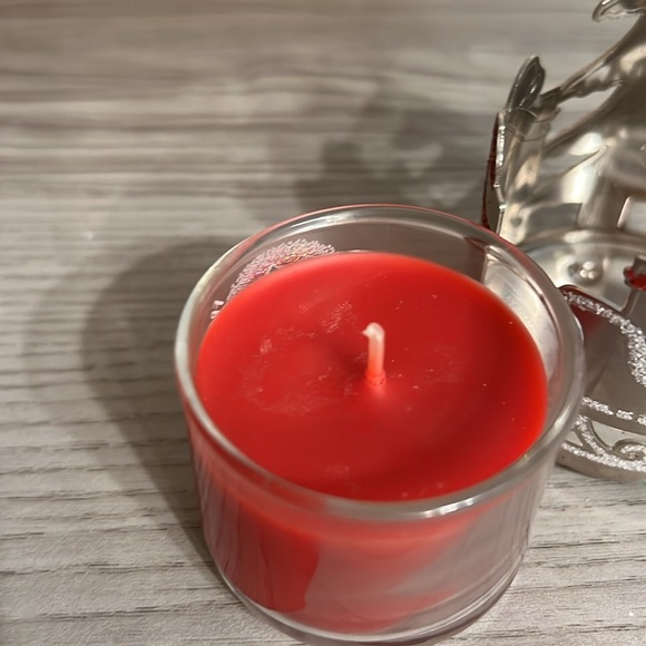 *Discontinued* Bath and Body works 1.3oz Christmas Candle and holder - Picture 3 of 5
